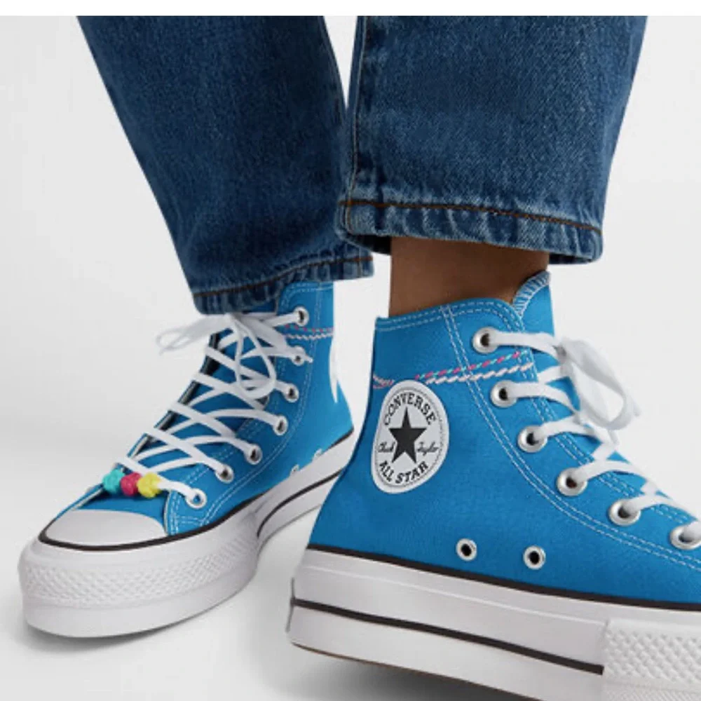 NWT Converse Chuck Taylor All Star Lift Platform Embroidered Bracelet